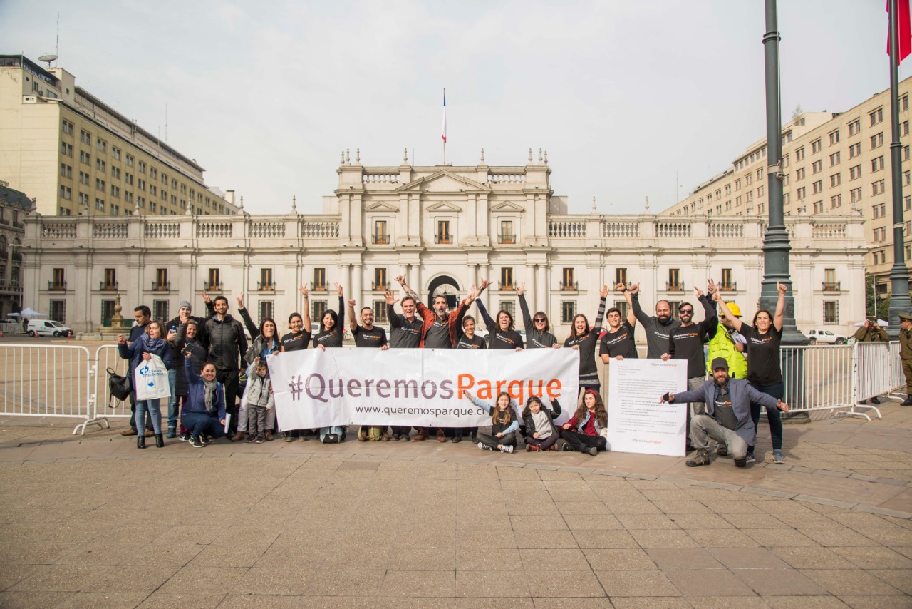 La campaña #QueremosParque logra su primera meta y entrega petitorio a Presidente Piñera